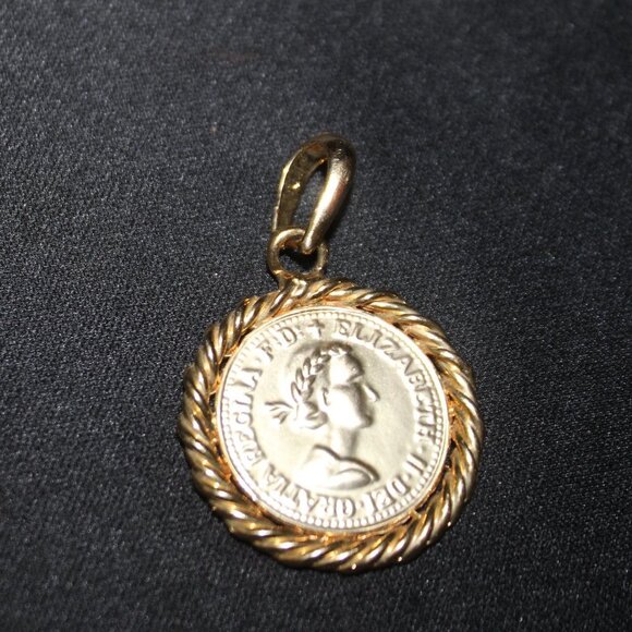 Fashion Jewelry Golden Coin Medallion Pendant - Picture 4 of 4